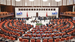 Depremden etkilenen 10 ili kapsayan OHAL tezkeresi Meclis'te kabul edildi