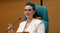 &Uuml;sk&uuml;dar Belediye Başkanı Sinem Dedetaş g&ouml;revden uzaklaştırıldı