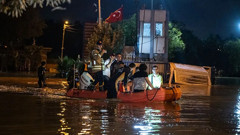 İstanbul'daki sel felaketinde can kaybı 3'e yükseldi: Kayıp 4 kişi aranıyor