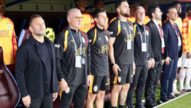 Galatasaraylı yöneticilerden Okan Buruk isyanı! "Prenslerinden vazgeçsin, sıkıldık artık"