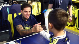 Ederson çılgınlığı Kadıköy'ü ablukaya aldı