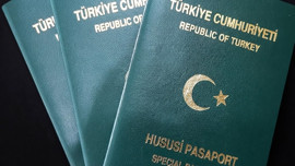 Gazetecilere basın kartı şartsız yeşil pasaport: Meclis'e kanun teklifi sunuldu
