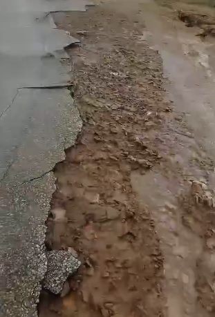 Kırşehir'de sağanak sele neden oldu; tarım arazileri zarar gördü - Resim: 1