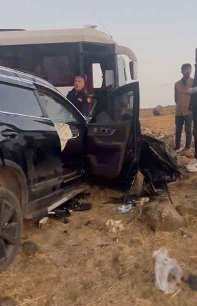 Şırnak’ta midibüs ile cip kafa kafaya çarpıştı: 4 yaralı - Resim: 4