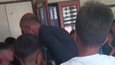 Öğrencilere şiddet uygulayan okul müdürü açığa alındı