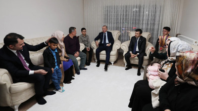 Erdoğan'dan Adıyaman'da depremzede bir aileye ziyaret