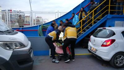 Çanakkale Boğazı'nda bir yolcu feribottan denize düştü