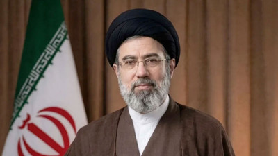 İran lideri Hamaney'den mesaj: Yeni yenilgilerin acısını tattırmaya hazır