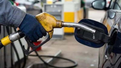 Akaryakıt zammı pompaya yansıdı! Motorinde kritik sınır aşıldı