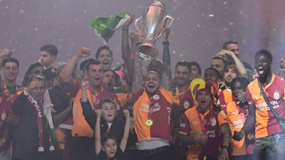 Galatasaray RAMS Park'ta şampiyonluk kupasına kavuştu