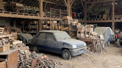 Fransa'da 43 yıldır dokunmadığı aracını 3 milyona sattı