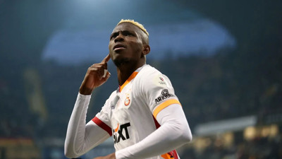 Galatasaray'da Victor Osimhen şoku. Maça devam edemedi