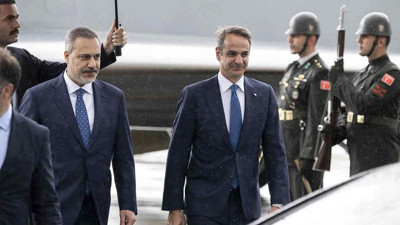 Yunanistan Başbakanı Miçotakis'ten Türkiye çıkışı: Bizimle iyi geçinmeli