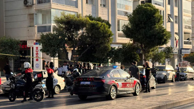 İzmir'de bankada hareketli dakikalar. Soygun girişimi iddiası polisi alarma geçirdi