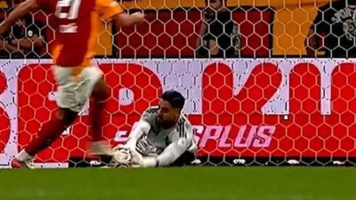Galatasaray’ın golü VAR’dan döndü, Okan Buruk çıldırdı