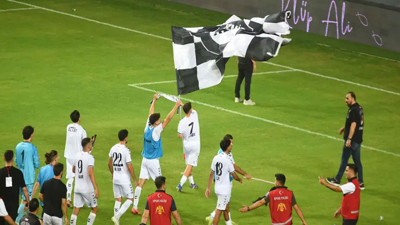 Sahaya bayrak diken Altaylı futbolcuya ceza