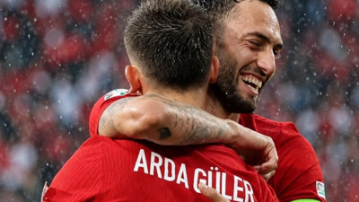 Hakan Çalhanoğlu'ndan Arda Güler'e jest