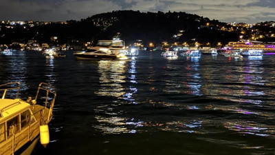 İstanbul Boğazı'nda lüfer akını: Balıkçılar teknelerle açıldı