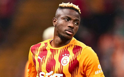 Victor Osimhen için İngiliz ekibine seslendi: "Yeni 9 numara olarak görmek isterim"