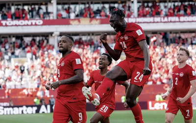 Oyuna girdi 3 dakikada golünü attı! Kanada'yı Larin kurtardı