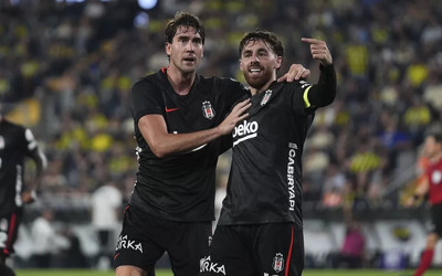 Vlahovic’ten Orkun Kökçü’ye Messi benzetmesi!