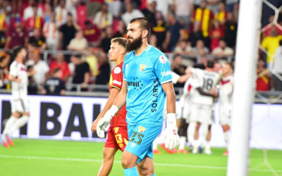 Süper Lig ekibinin kalecisi taraftara ateş püskürdü