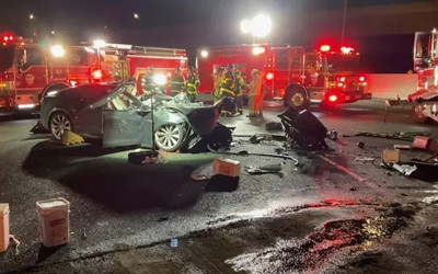 Tesla, ölümlü otopilot kazası davasında uzlaşmaya gitti