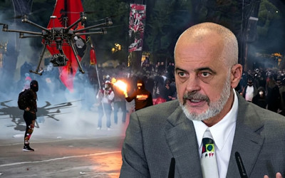Arnavutluk'ta protestolar kontrolden çıktı: Başbakanlık binasına dronlu saldırı girişimi