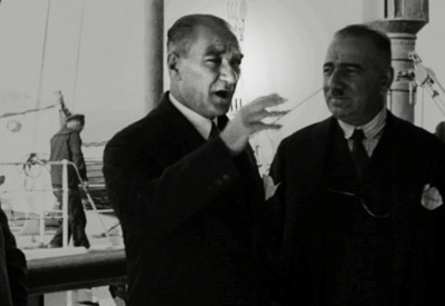Bakan Ersoy, Atatürk'ün 43 saniyelik yeni görüntüsünü paylaştı