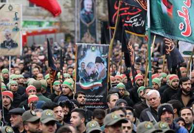 Binlerce İranlı Süleymani’nin cenaze töreni için Ahvaz’da toplandı