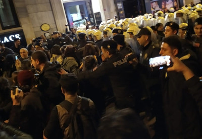 Taksim'deki izinsiz 8 Mart gösterilerinde 34 kişi gözaltına alındı