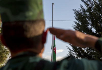 Ermenistan işgalinden kurtarılan Zengilan kentindeki karakollara bayrak çekildi