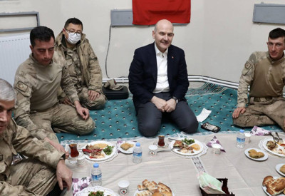 Bakan Soylu yeni yıla askerlerle girdi