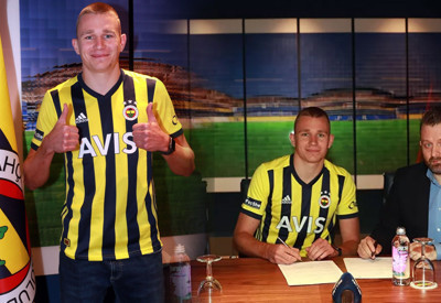 Fenerbahçe Kulübü Macar futbolcu Attila Szalai'yi kadrosuna kattı