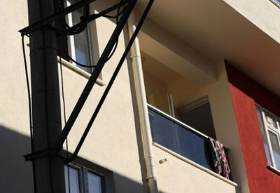 Kütahya'da 3. kattaki pencereden düşen hamile kadın ağır yaralandı