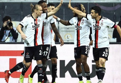 Cyle Larin'den sözleşme açıklaması