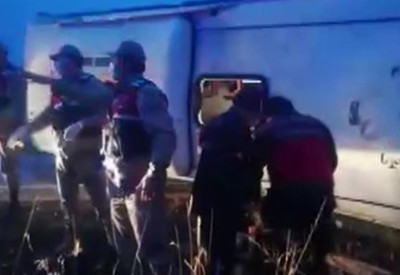 Amasya'da yolcu otobüsü devrildi: 2 ölü, 24 yaralı