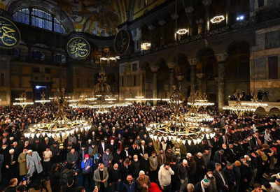 Ayasofya Camii'nde 88 yıl sonra ilk teravih namazı kılındı