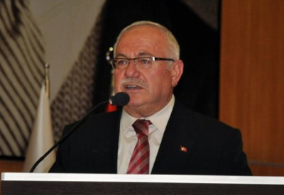 Öğrencilere "vampir" uyarısı yapan rektör istifa etti