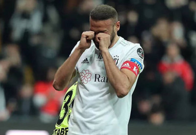 Cenk Tosun'dan penaltı özrü: Depremin etkisinden kurtulamadım