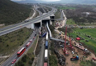 Yunanistan'da en az 40 kişinin öldüğü tren kazasının ardından Ulaştırma Bakanı Karamanlis istifa etti