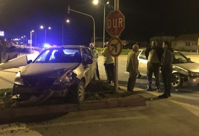 Amasya'da iki otomobil çarpıştı: 5 yaralı