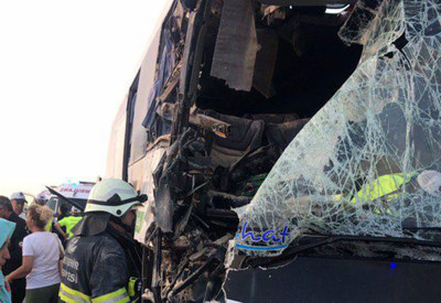 Eskişehir'de yolcu otobüsü, TIR'a çarptı: 23 yaralı