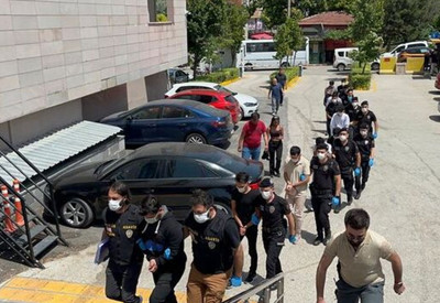 Eskişehir'de iki grup arasında çıkan silahlı kavgada 3 kişi yaralandı