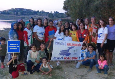 Kadınların Van Gölü'nde farkındalık kampı!