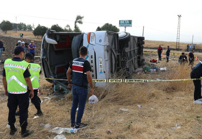 Yolcu otobüsü devrildi! Amasya'daki kazada 6 kişi öldü, 33 kişi yaralandı