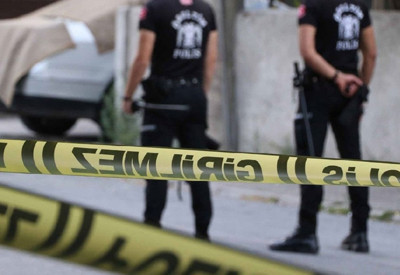 Evde karısıyla birlikte yakaladığı erkeğe yaptıkları kan dondurdu