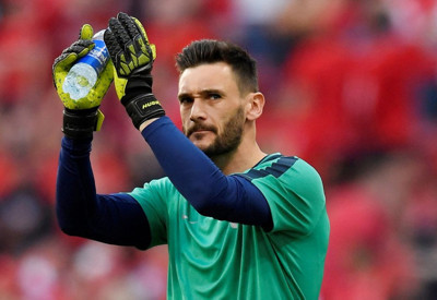 11 yıl sonra Tottenham'a veda etti