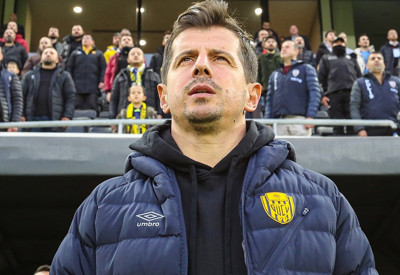 Emre Belözoğlu'ndan duygusal konuşma! Annesinden 'Faruk Koca' nasihati