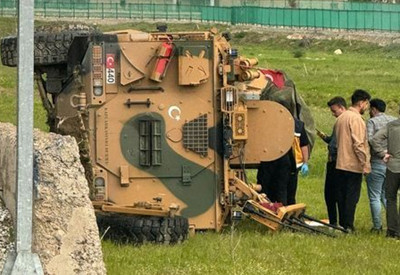 Hakkari'de askeri araç şarampole yuvarlandı: 2 yaralı